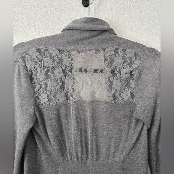 Candie’s XS Gray Open Front Women's Sweater With Lace Detail On The Back - Picture 5 of 6